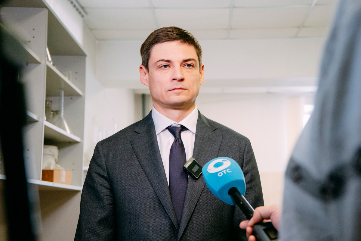 ректор НГАУ Евгений Рудой 