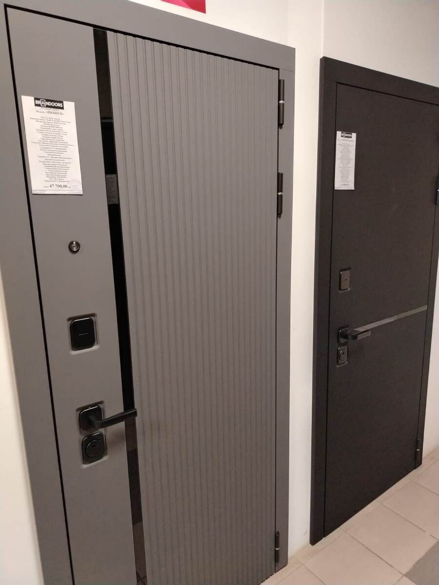 Двери достаточно интересного оттенка