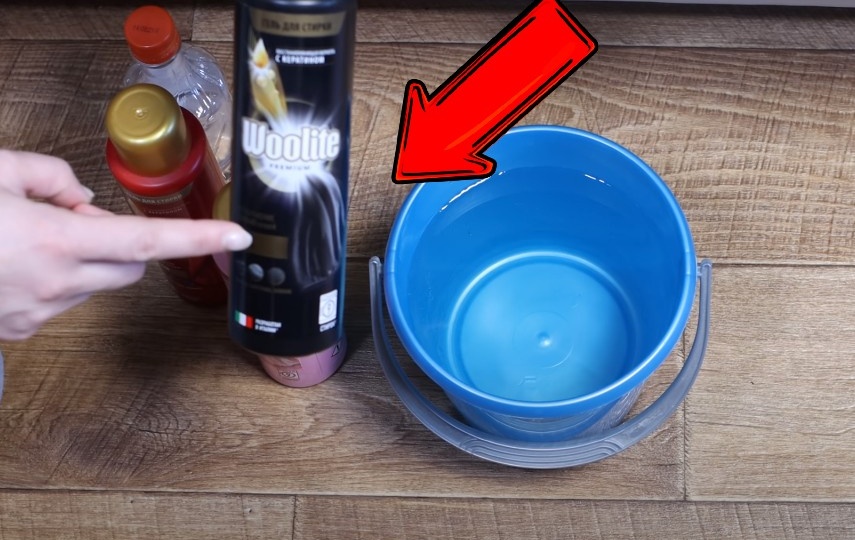 Почему мой диван всегда как новый? Простая чистка, которая сэкономит вам деньги! 🛋✨