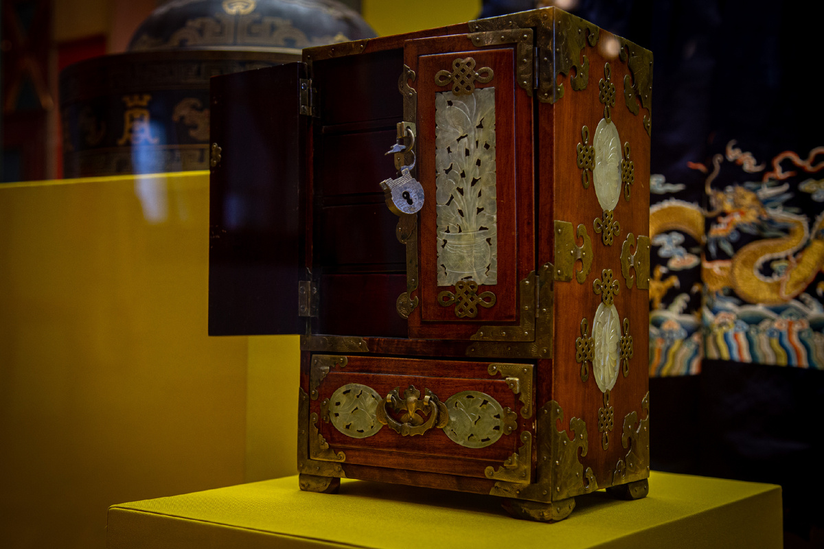 Шкафчик для драгоценностей. Из коллекции ГМЗ «Царское Село». Фото: ГМЗ «Царское Село», Екатерина Новак