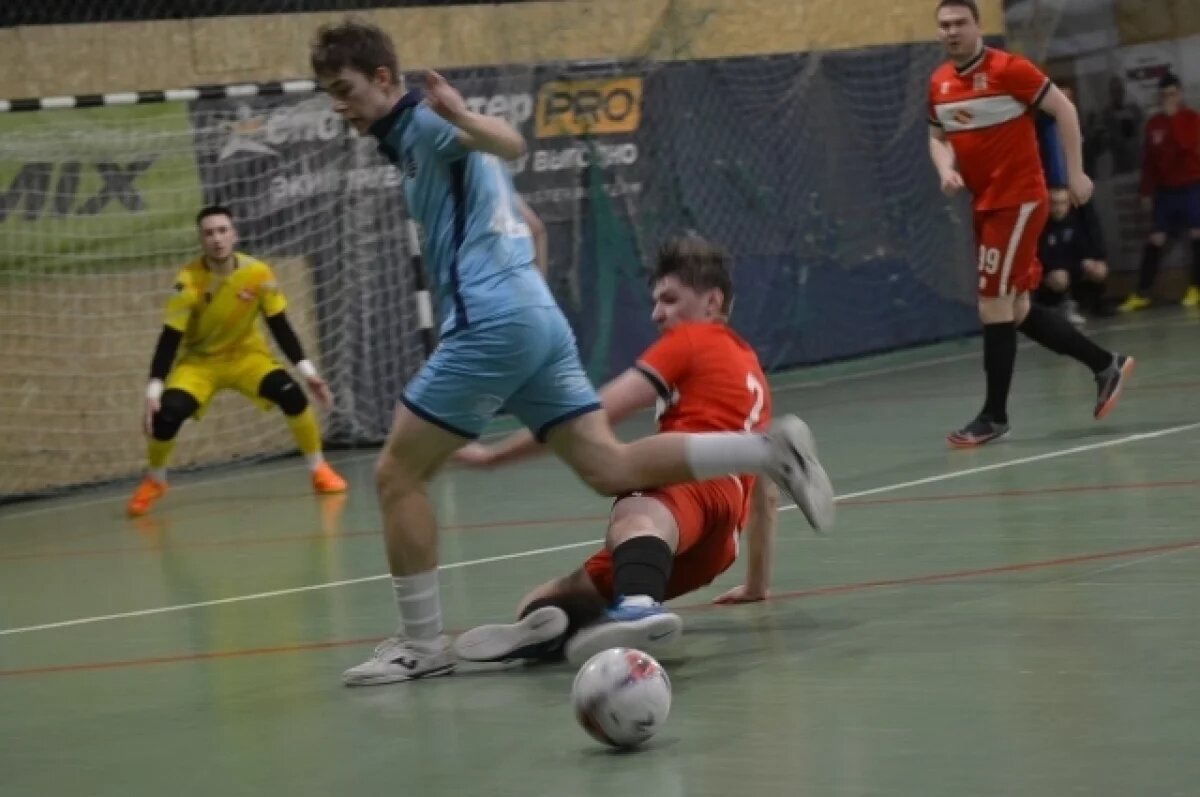    В Мурманске команда «ЩиБорщи» победила на чемпионате по мини-футболу