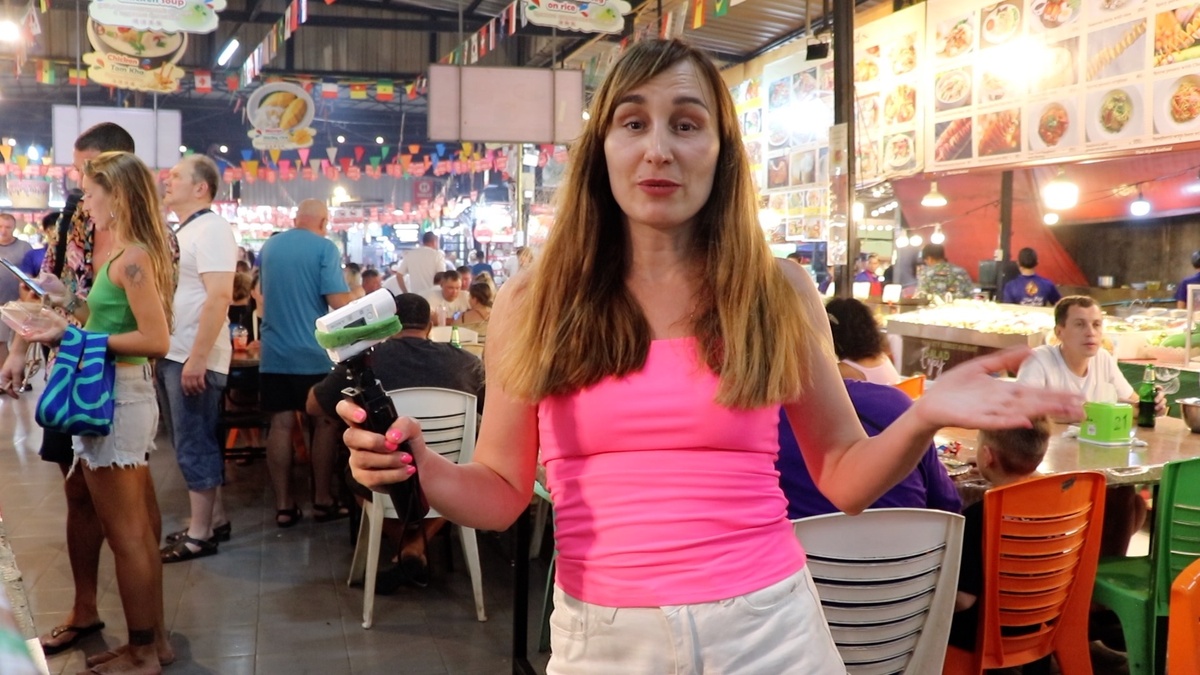 я отправилась на Night market Kata walking street - рынок еды на курорте Ката