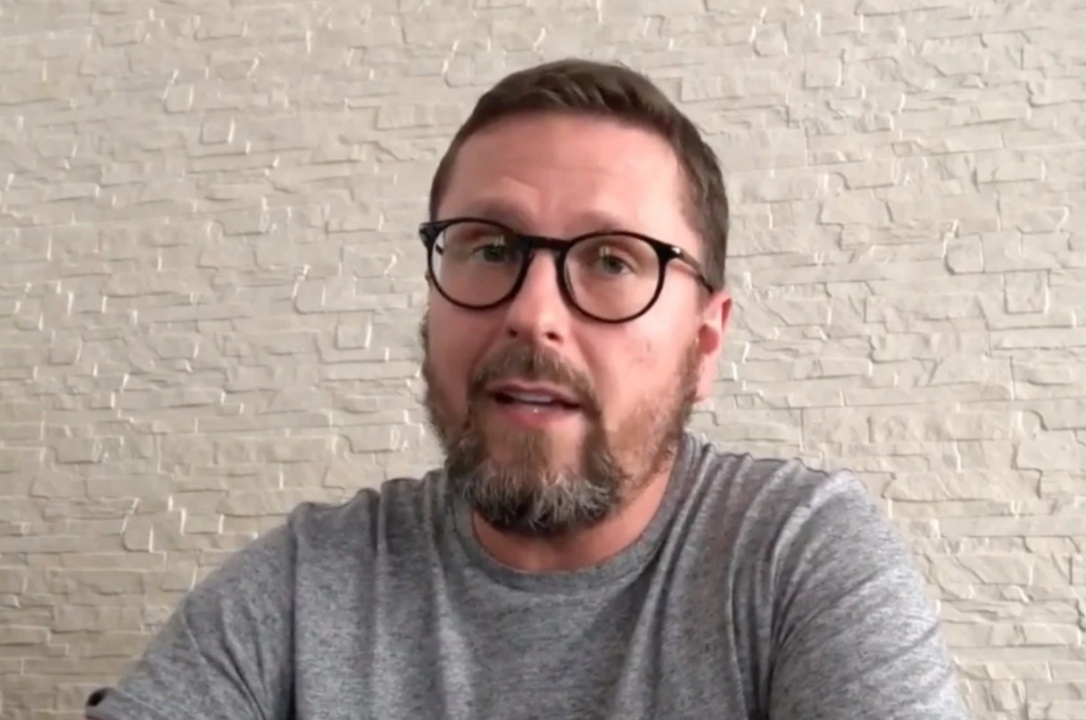    Блогер Шарий: Украина провела ночную атаку на Россию ради срыва переговоров