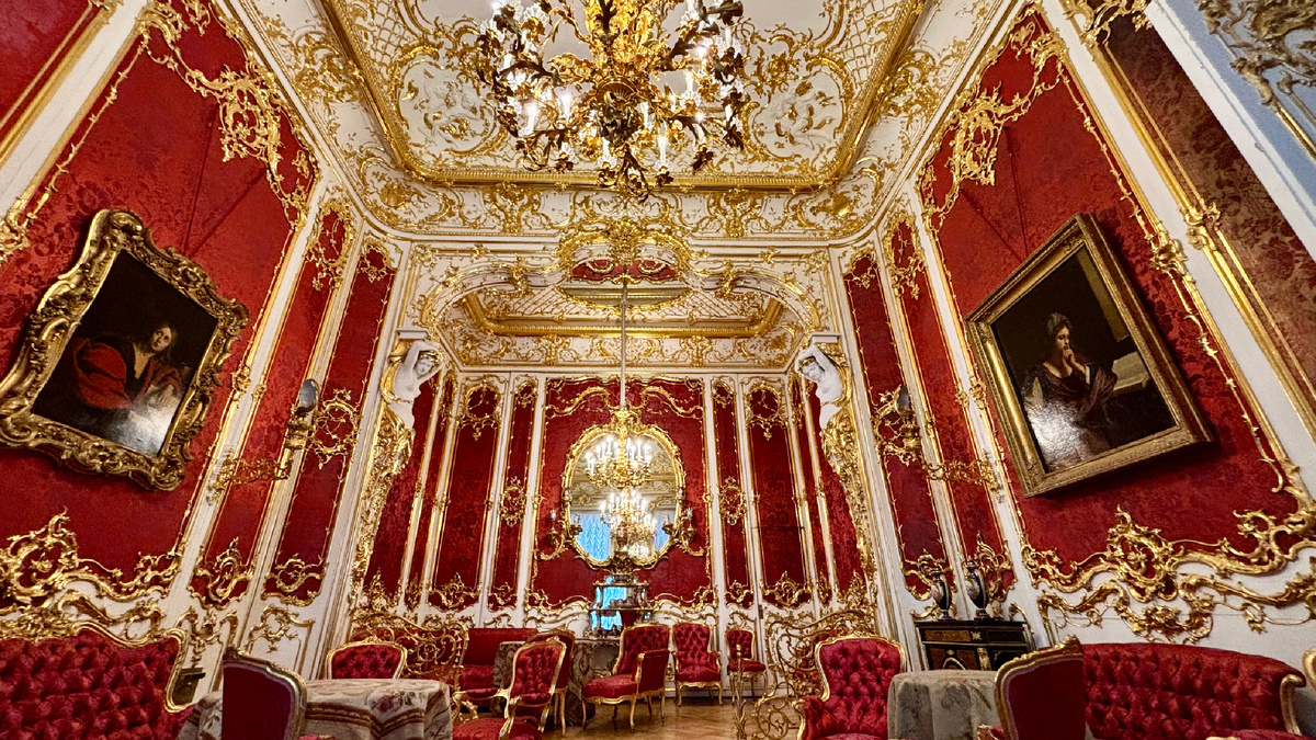 Будуар императрицы Марии Александровны, супруги императора Александра Второго