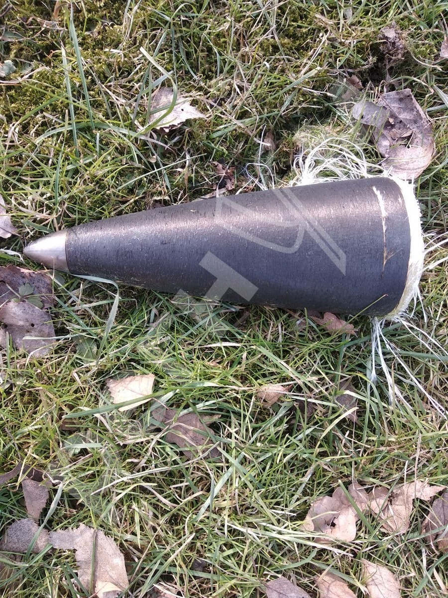 Кусок дрона, упавший на один из частных участков