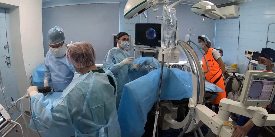 Ростовские врачи с помощью лазера растворяют камни в почках