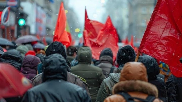 Доигрались: Возмущенные поборами в платежках ЖКХ люди вышли на улицы. Теперь, чтобы оплатить счета, надо брать кредит?