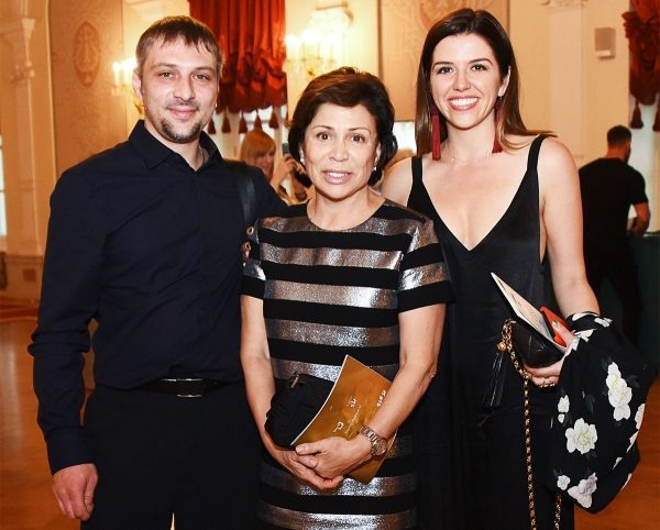    Ирина Роднина с детьми. Фото: ЯД