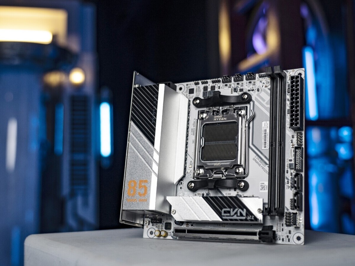    Colorful представила компактную игровую «материнку» B850I GAMING FROZEN