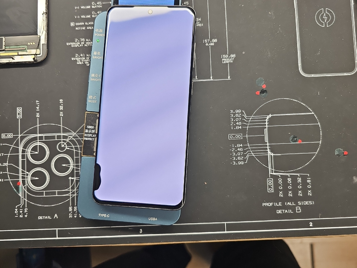 Samsung S21 Ultra  с черным пятном