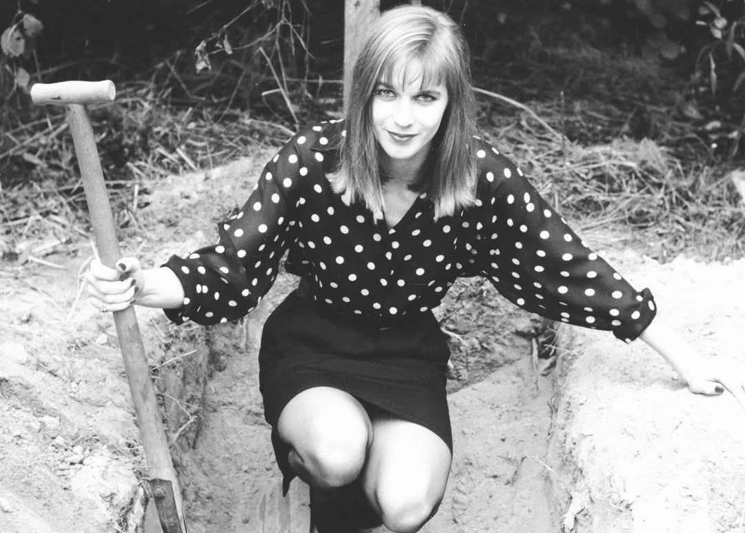 Карен Гринли - некрофил