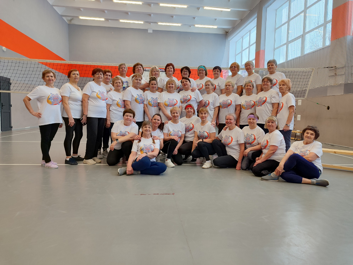Наша Группа здоровья 55+ на предпраздничной тренировке накануне 8 марта.