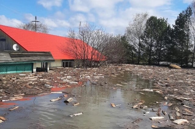    Весеннее половодье смыло всё на своём пути (Усть-Ишимский район). Фото: Из личного архива/ Светлана Невзгодова