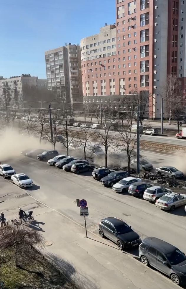    Фото: скрин видео из Telegram-канала «Мегаполис | ДТП и ЧП | Санкт-Петербург | Питер»