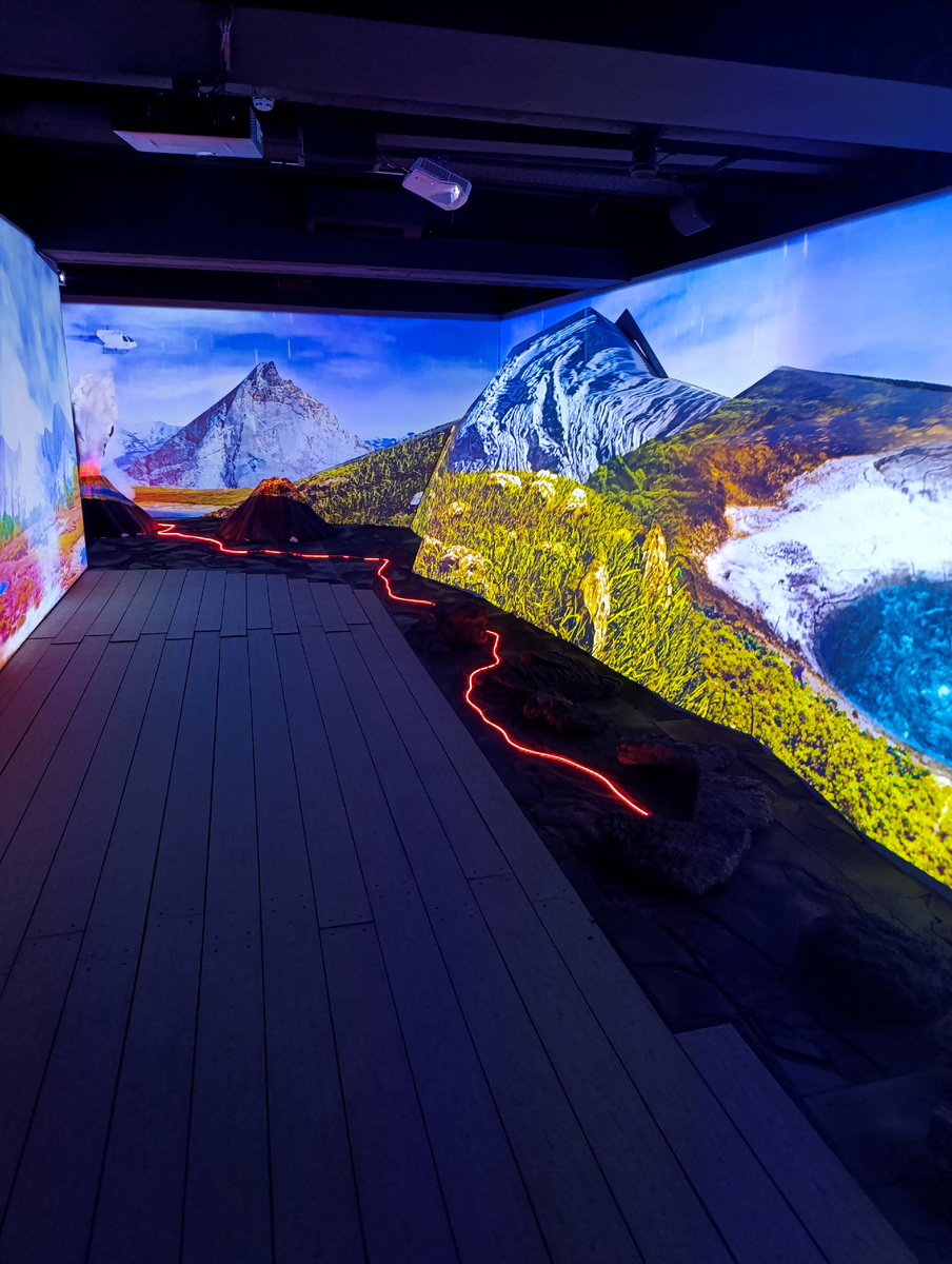 Представляем себя Кузей из компьютерной игры и прыгаем через лаву