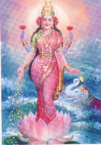 МахаЛакшми появляется из Молочного океана