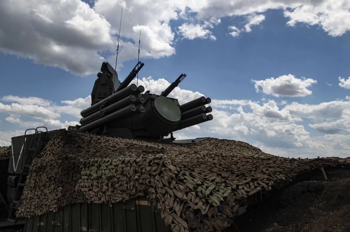    Железный щит.