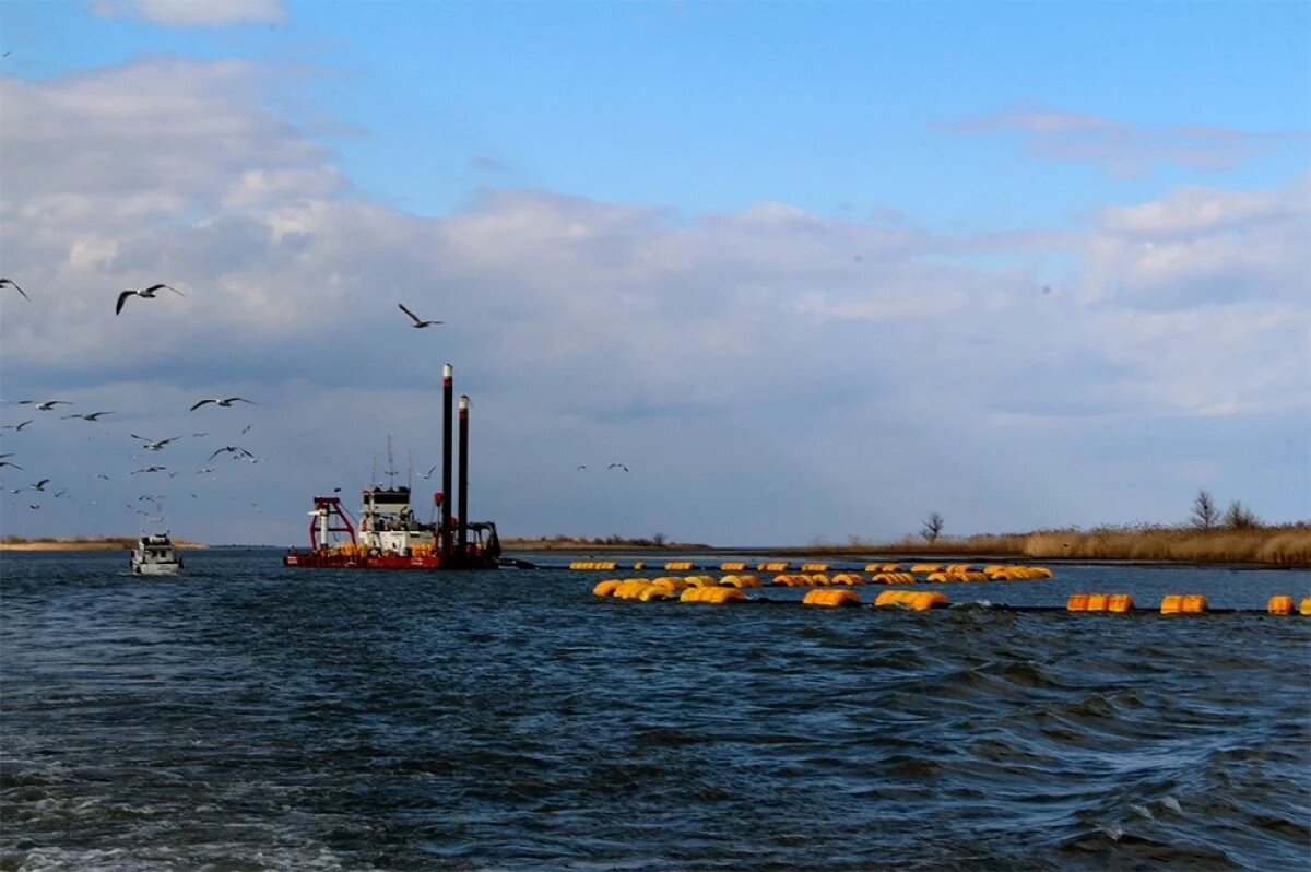    Волго-Каспийский судоходный канал.