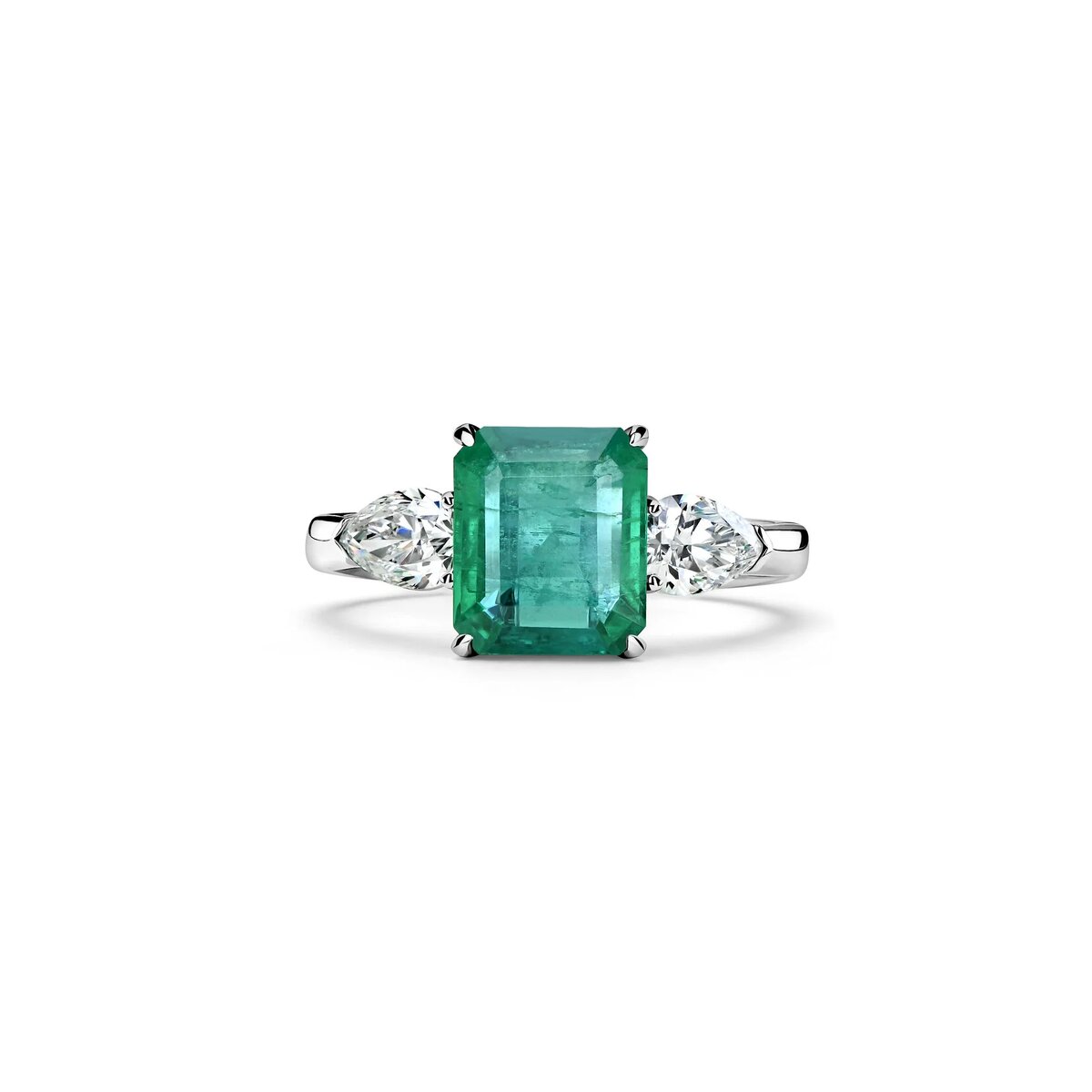 Кольцо из белого золота с изумрудом 2.55 ct и бриллиантами 0.7 ct