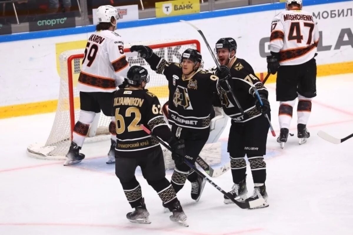    «Адмирал» в шестой раз в сезоне победил «Амур» и почти вышел в плей-офф