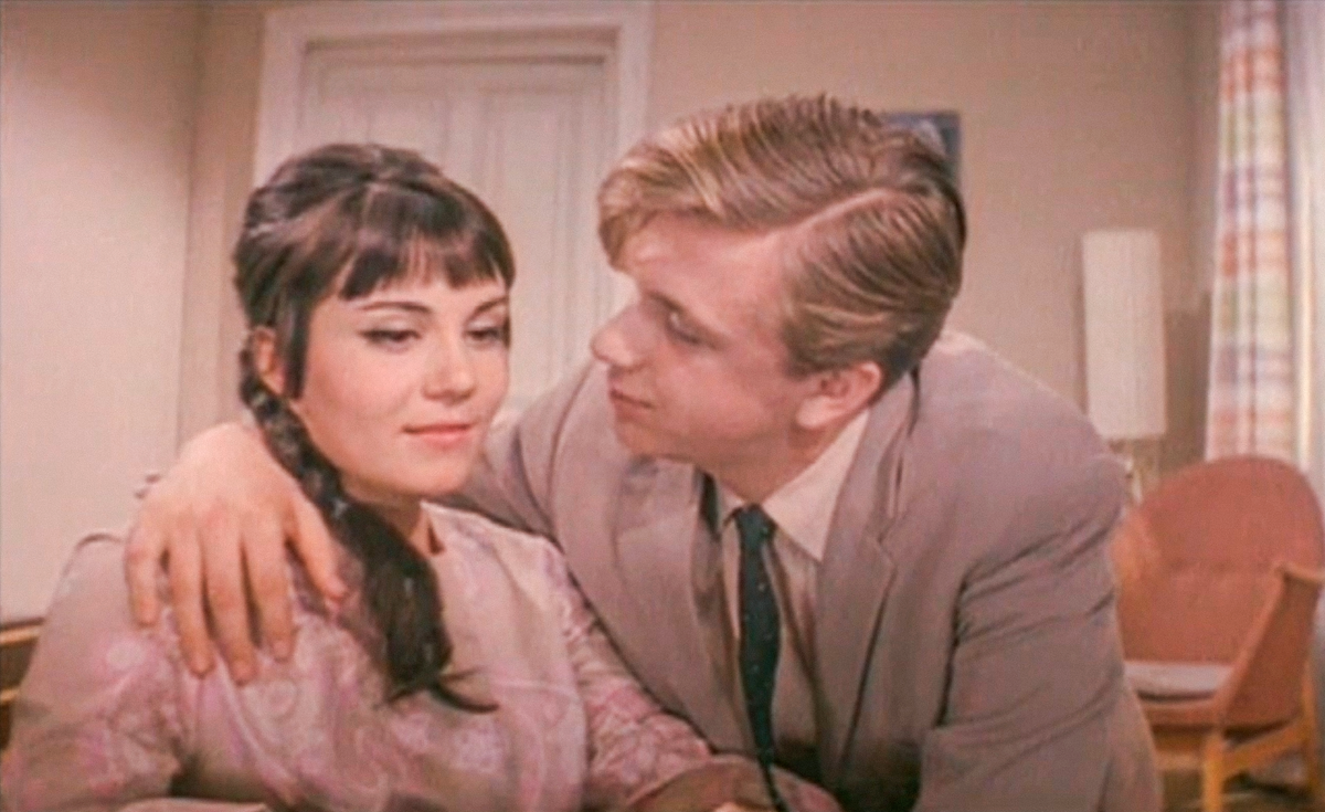 Кадр из фильма «Урок литературы», производство Киностудии «Мосфильм», Творческое объединение писателей и киноработников, режиссёр Алексей Коренев, 1968 г.