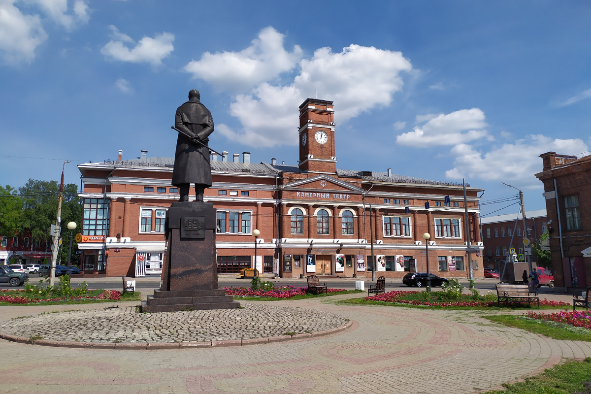 Череповец. Площадь Милютина (фото 2022 года)