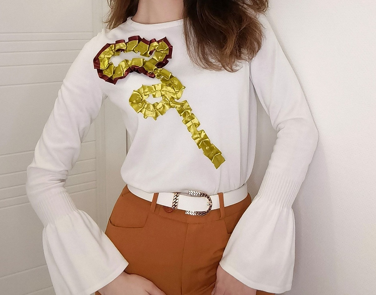 Джемпер с вышивкой из Толстого шкафа