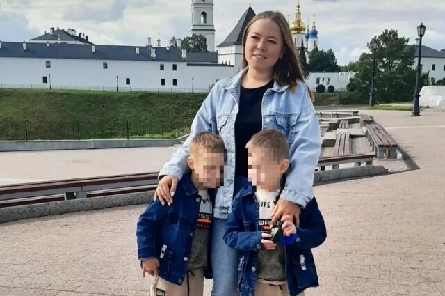    В декабре 2023 года один из сыновей Анны провалился сквозь потолок в Доме культуры "Синтез". Фото: Личный архив Анны