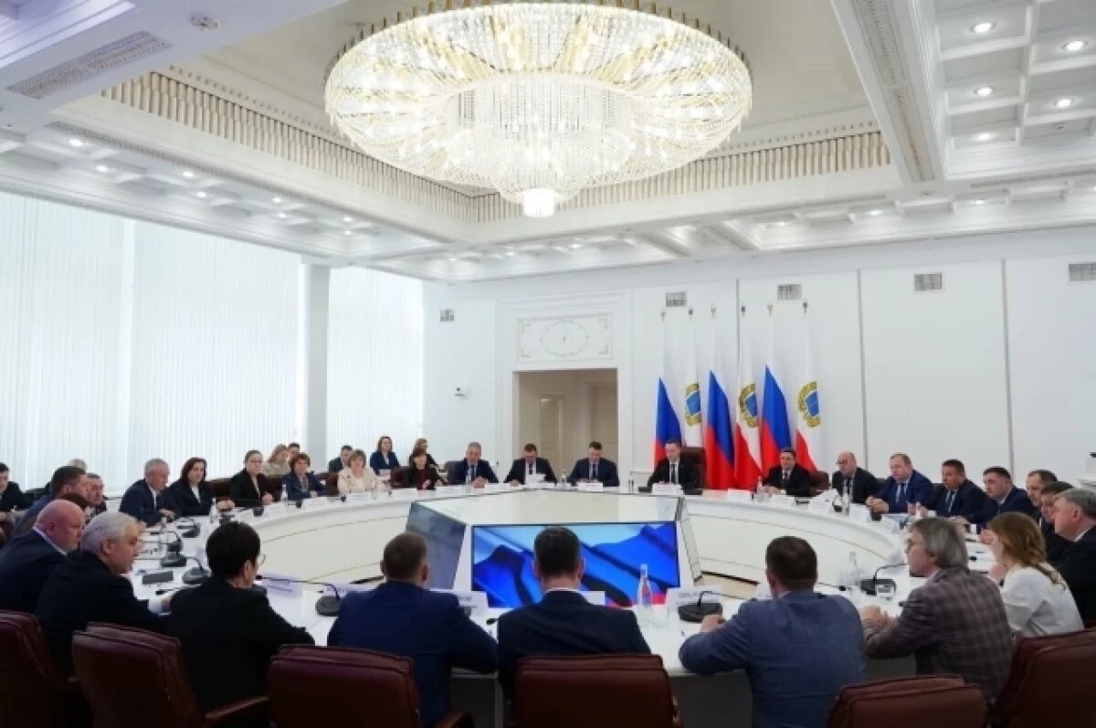    Губернатор Бусаргин пообщался с парламентариями «Единой России»