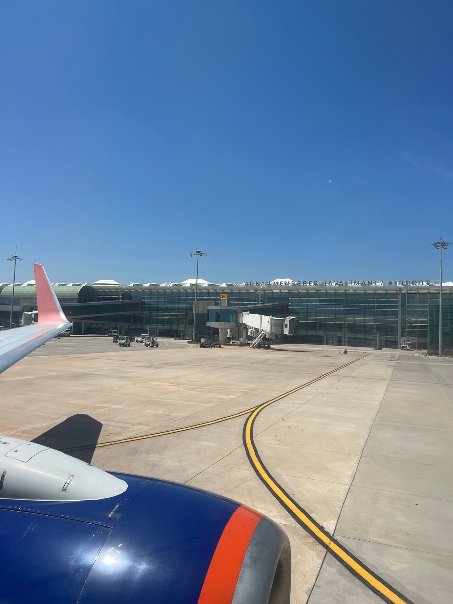 Международный аэропорт Измира «Izmir Adnan Menderes»