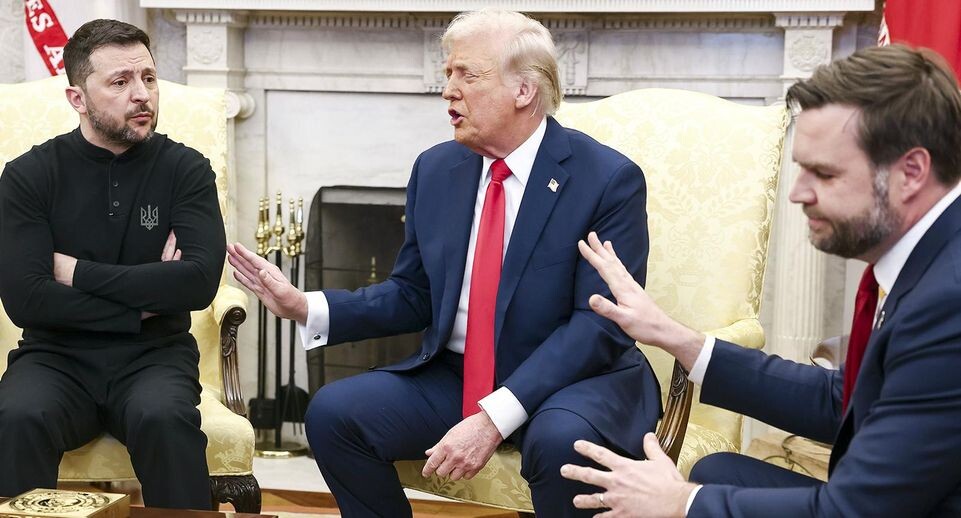   Слева направо: президент Украины Владимир Зеленский, президент США Дональд Трамп и вице-президент США Джей Ди Вэнс в Овальном кабинете Белого дома, Вашингтон, 28 февраля 2025 года. Jim LoScalzo — Pool via CNP / www.globallookpress.com