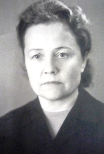 Первознова Л.И. Фотография из семейного архива автора 