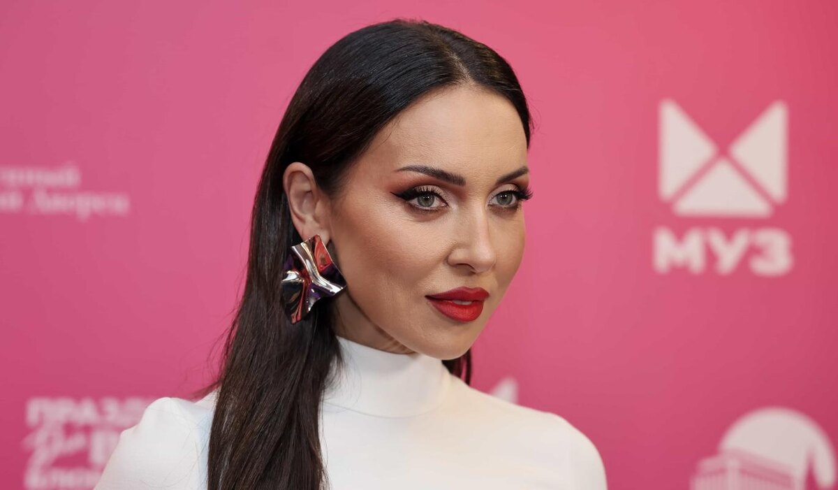     Алсу: "На мужчин времени нет!"