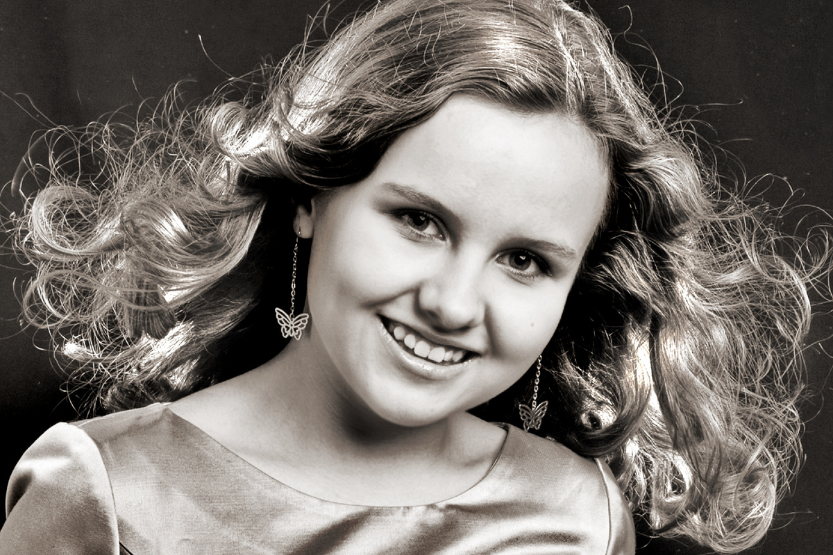 Та самая милая девочка. Студийная фотосъёмка. Фото моего исполнения. Вторая половина 2000-х годов.