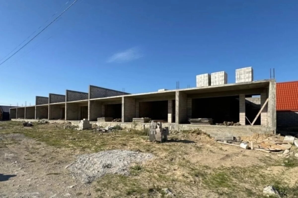    Прокуратура требует снести незаконные постройки на берегу Каспийского моря