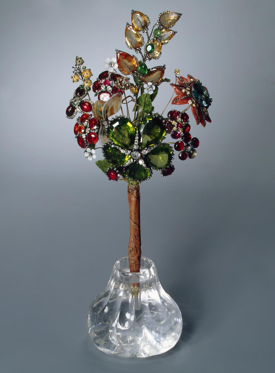 Букет цветов из драгоценных камней в вазе. Санкт-Петербург, 1740-е годы. Мастер Иемерия Позье. Собрание Государственного Эрмитажа
