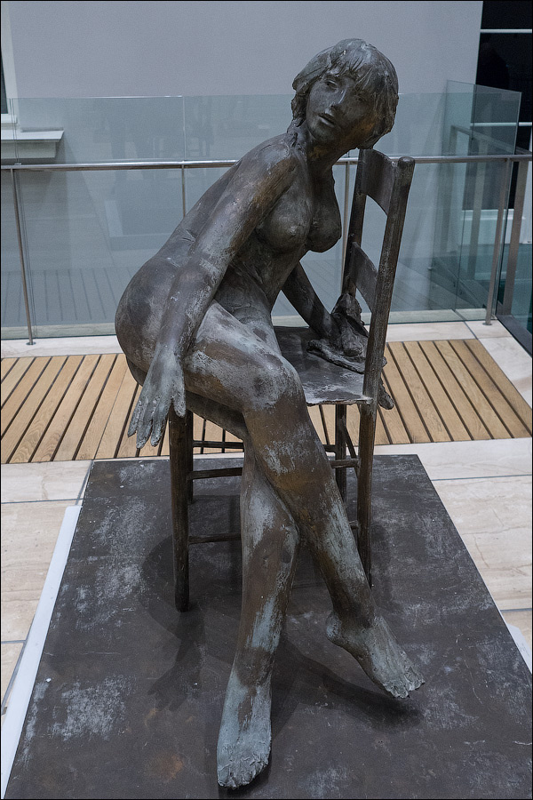 Джакомо Манцу. Сидящая Тебе. 1983