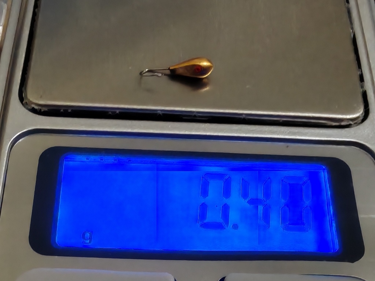 Мормышка Сергея Борисова. Диаметр — 3 мм, вес — 0,40 г. По спортивным меркам — это большая