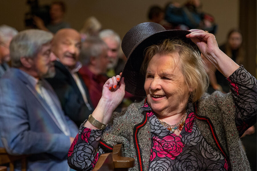 Преданность семье и сцене – вот главная черта актрисы Нины Гуляевой. 