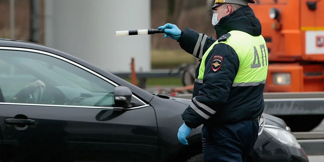 Остановка по требованию ГИБДД: 5 ситуаций, когда вы можете проехать мимо