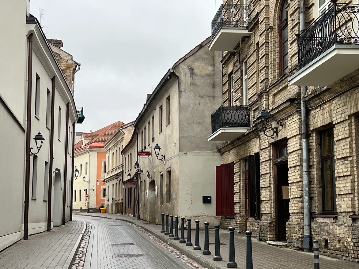 Улица, где находится хостел. Фото автора