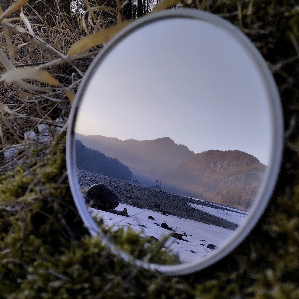 Таинственное фото берега Катуни.