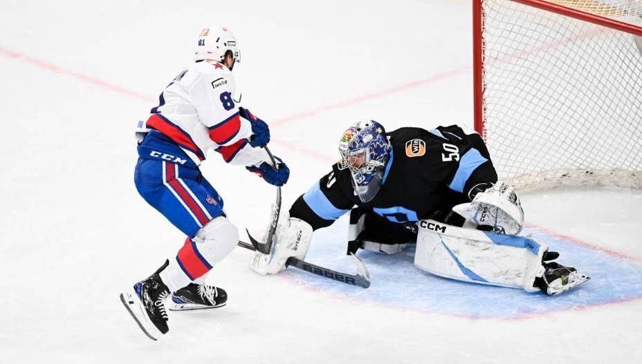    СКА одолел «Динамо» Минск и вышел на первое место в регулярном чемпионате КХЛ. Фото: ВК ХК СКА