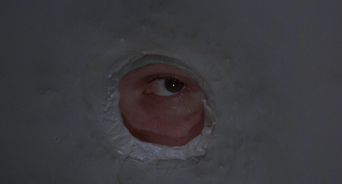 Кадр из фильма «Мамочка-маньячка» (1994)