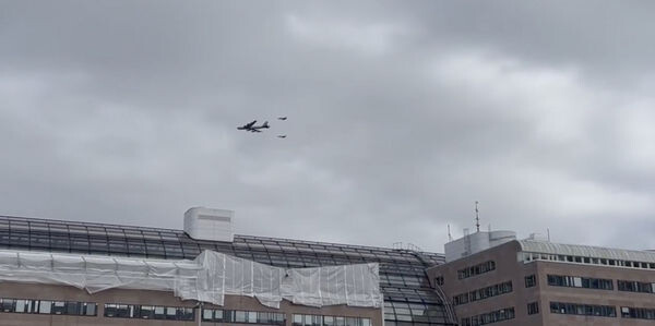    Американский бомбардировщик B-52 пролетел над Стокгольмом