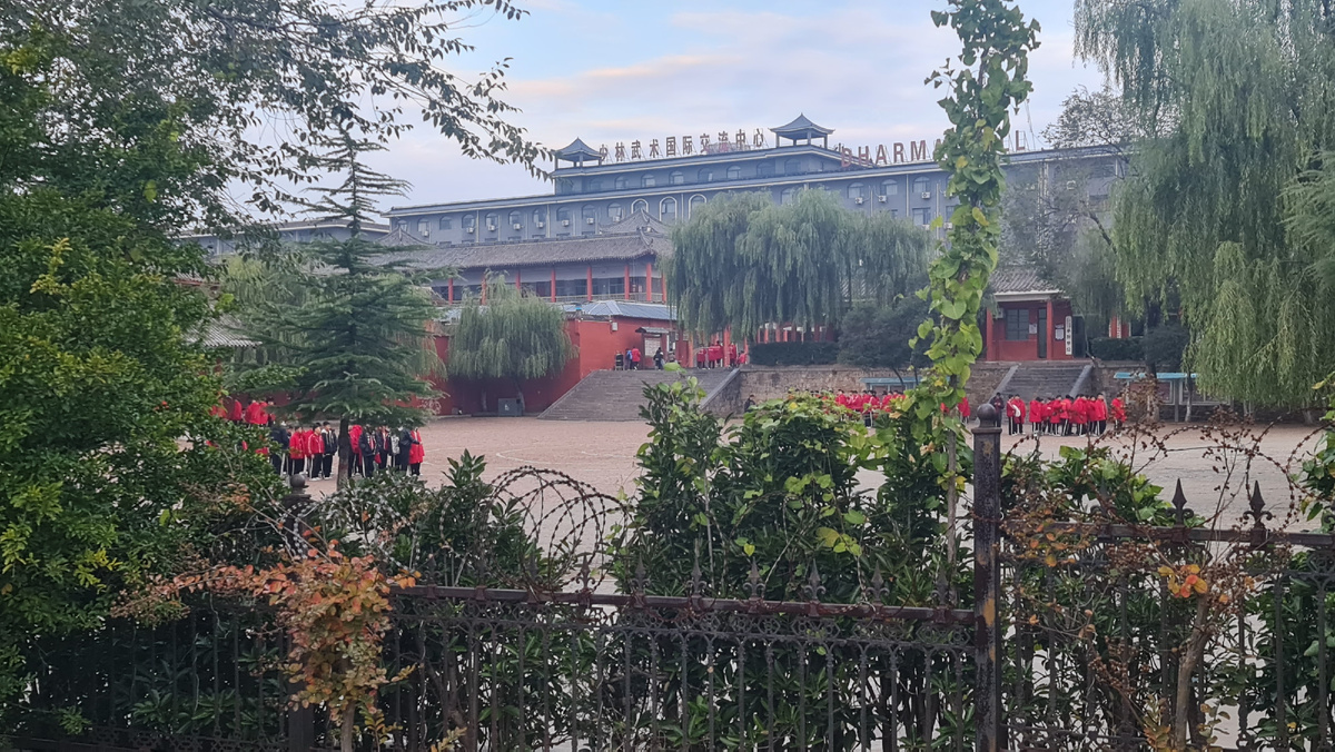 Утренний сбор бойцов Шаолиня