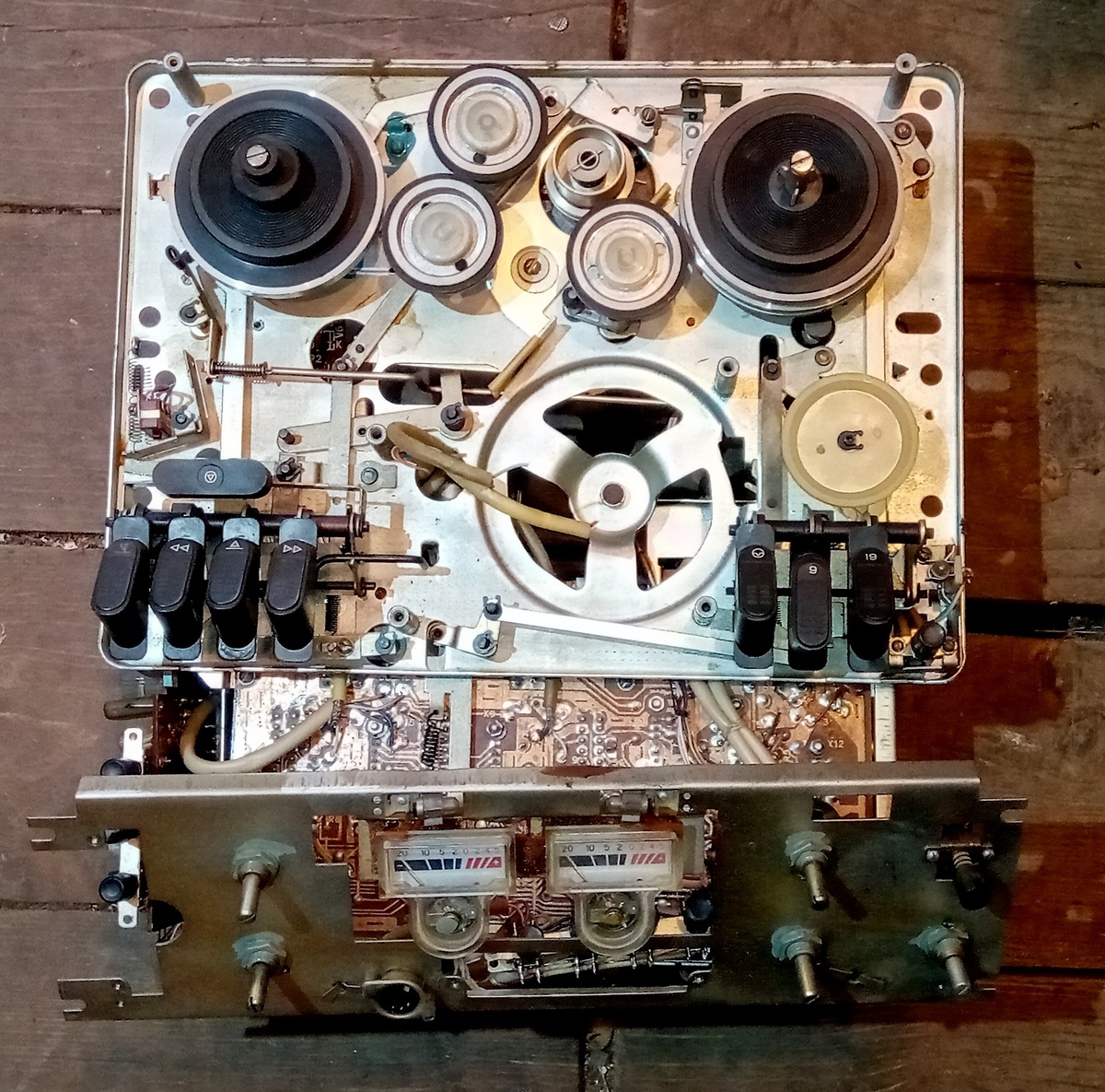 Вид спереди