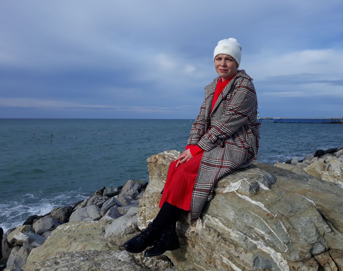 Вот как так получается: только родился и уже в долгах? А как же безусловная любовь? 