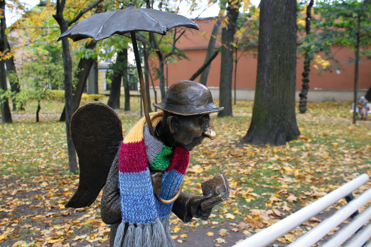 Петербургский ангел в Измайловском саду