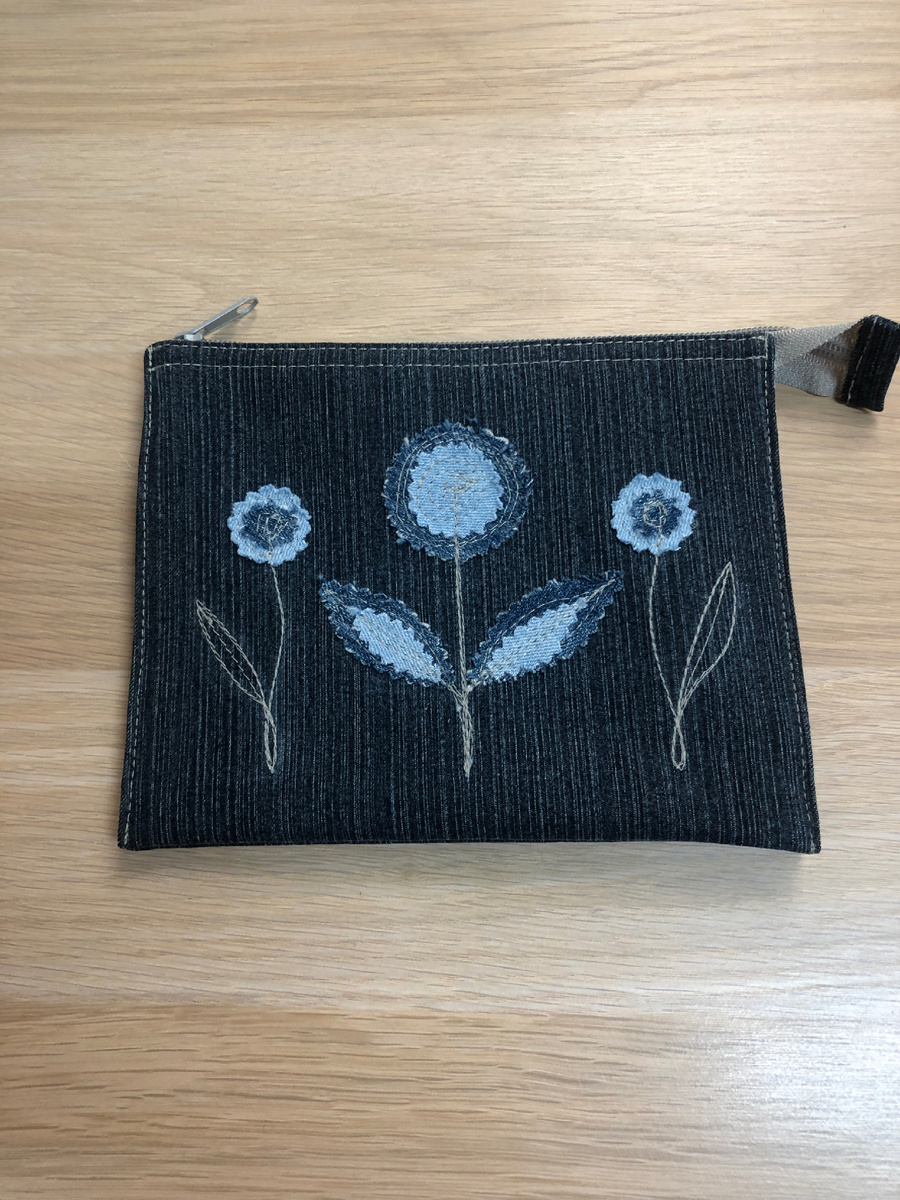Сшила косметичку с аппликацией из старых джинсов своими руками, фото из моей галереи